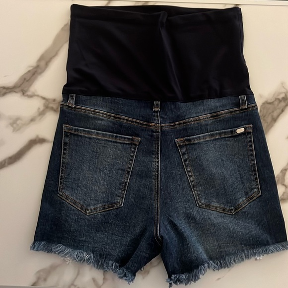Spécial A Los Angeles Maternity
Jeans Short Distressed Lace inset Blue size L - Picture 3 of 10
